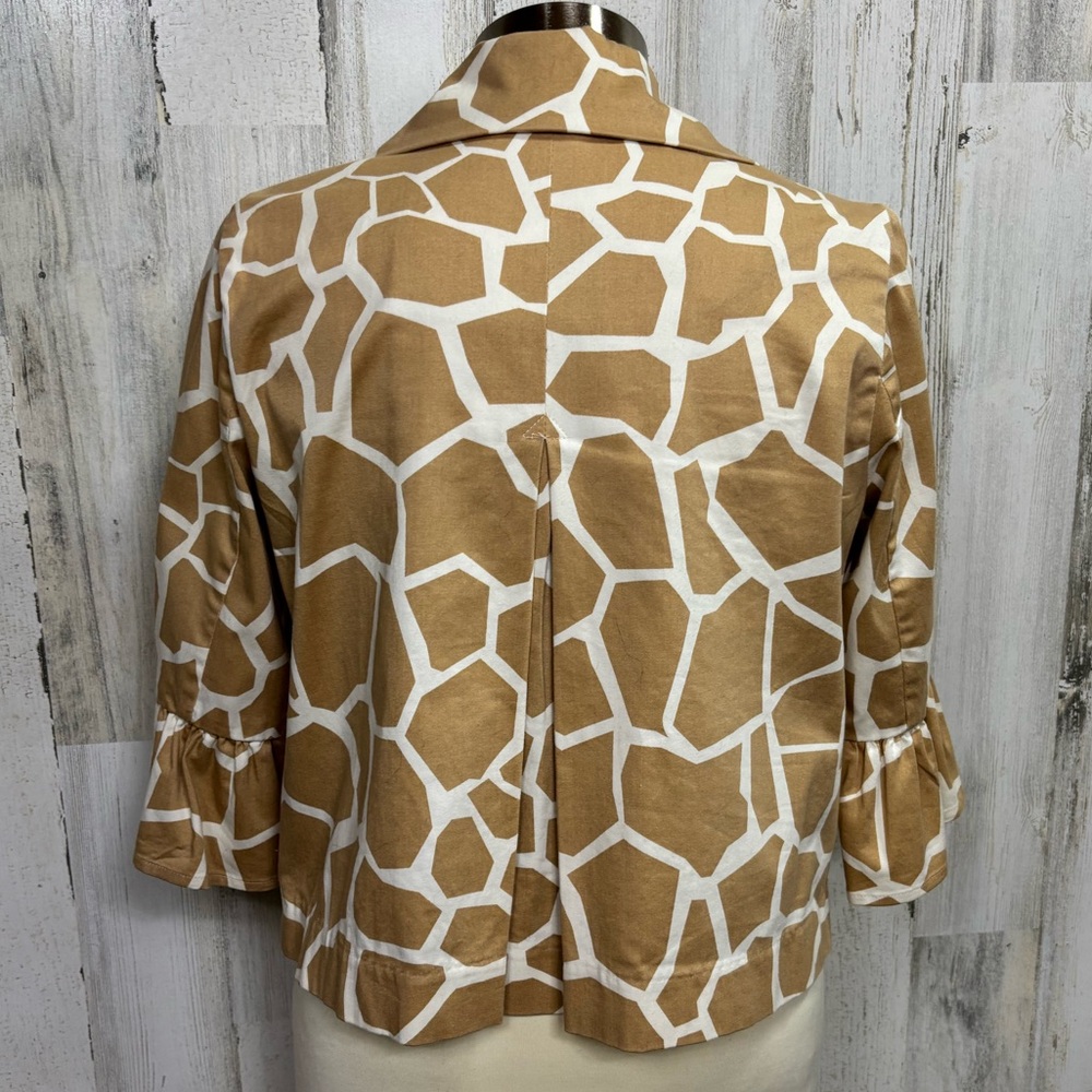 Light Giraffe Patterned Button-Front‎ Swing Jacket - Picture 4 of 7